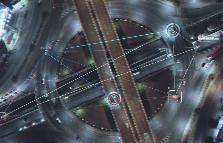 Luftbild Straßenverkehr mit Technologie HUD Multi path Visual tracker Ziel, Verbindungstechnologie