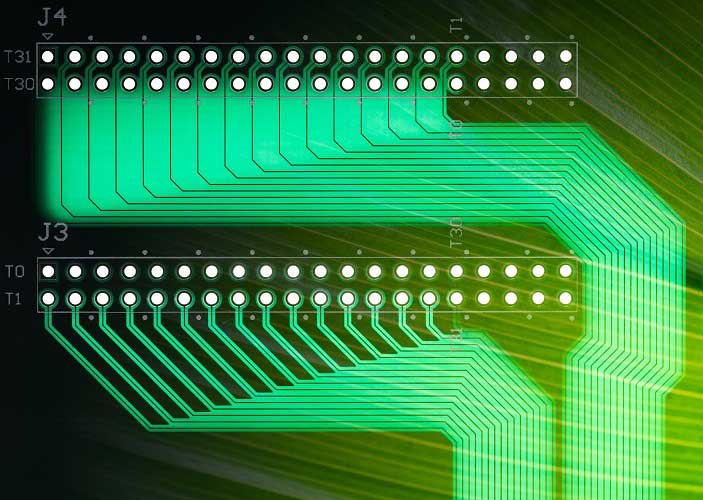 Leiterplatte mit grünem Blatt Nahaufnahme